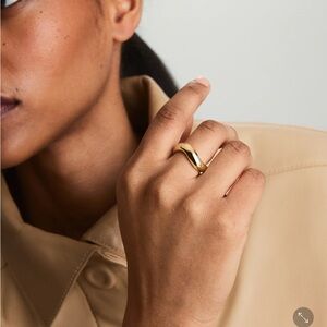 dome figure ring by mejuri in 18k gold vermeil size 7